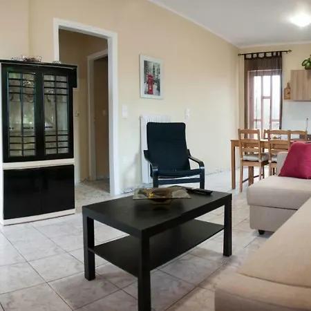 Royal Artemis Beach, Athens, Airport Apartment *
