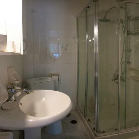 Royal Artemis Beach, Athens, Airport Apartment *